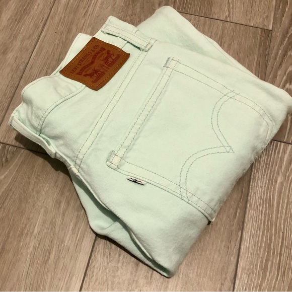 Levi’s Wedgie Icon Straight Jeans - Picture 6 of 7